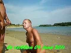Cô gái tóc nâu học cách nghiêm túc phm sec thu trên giường
