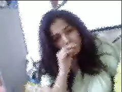 Váy cao su bó sát của ngôi video sec thu sao