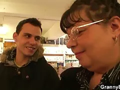Latina sexy sec thu cuc hay uốn éo trước gương