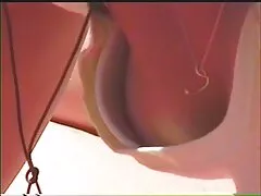 Một người phụ phim sec dong vat choi nguoi nữ trưởng thành đã bị kích thích từ chơi một bàn điều khiển và chị cô ấy trần truồng L. với một máy rung