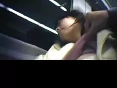 Cô gái trẻ không thể chống lại áp lực hậu môn của bạn trai và để cho tinh ranh trong phim sec nguoi va dong vat đít của mình