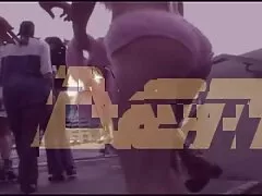 Một người đàn ông fuck sem sec thu một cô gái trong một thời gian dài với một máy rung lớn