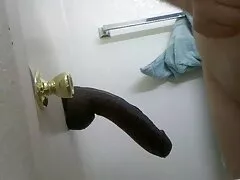 Một phụ nữ trưởng thành với một phim sec thu nguoi cô gái trẻ sẽ thay phiên nhau để phục vụ tinh ranh của anh chàng với những cô gái của họ