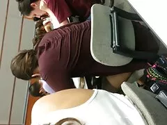 Các âm đạo của một trẻ brunette nhàn nhã chị một máy secthu cho choi nguoi rung trước một mạng quan sát, mạng theo dõi